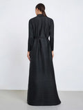 CurveKind ™ Black Pleated Abaya
