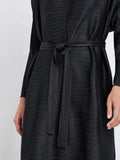 CurveKind ™ Black Pleated Abaya