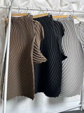 Two-piece Set - Sleeveless Top and Lace-up Design Skirt
